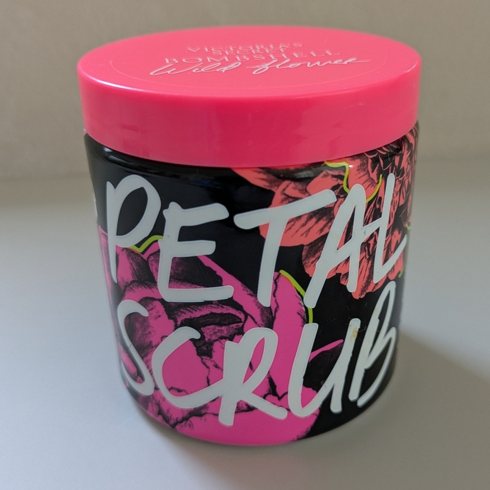 Victoria's Secret Pink and Black Petal Scrub